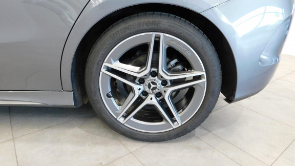 MERCEDES-CLASSE B-B 180 - BV 7G-DCT  BERLINE - BM 247 AMG Line 