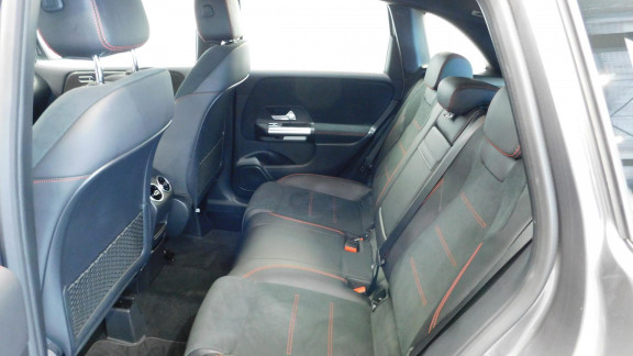 MERCEDES-CLASSE B-B 180 - BV 7G-DCT  BERLINE - BM 247 AMG Line 