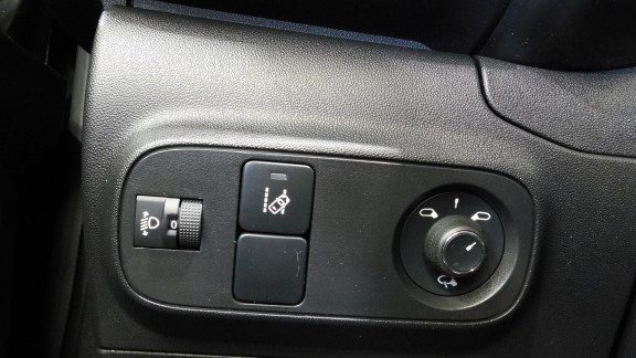 CITROEN-C3- 1.5 BlueHDi - 100 S&S  2016 BERLINE Shine PHASE 1