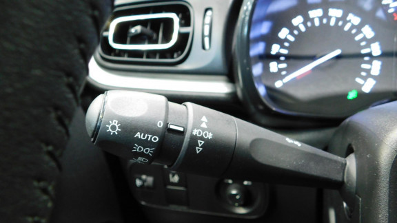 CITROEN-C3- 1.5 BlueHDi - 100 S&S  2016 BERLINE Shine PHASE 1