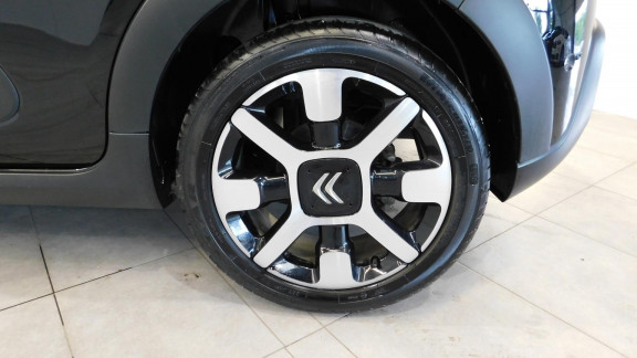 CITROEN-C3- 1.5 BlueHDi - 100 S&S  2016 BERLINE Shine PHASE 1