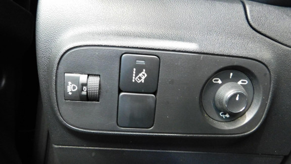 CITROEN-C3- 1.5 BlueHDi - 100 S&S  2016 BERLINE Shine PHASE 1