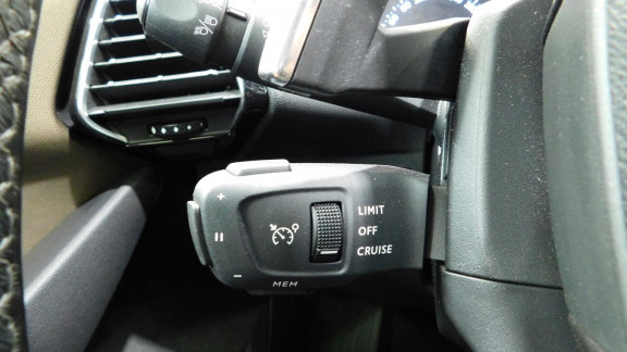 DS-DS7 CROSSBACK-1.6 PureTech - 180 - BV EAT8  Business 