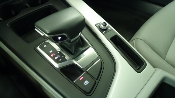 AUDI-A4- Avant 35 TDI 163CH S-tronic S line