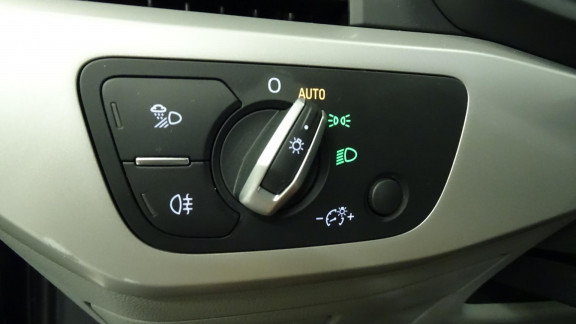 AUDI-A4- Avant 35 TDI 163CH S-tronic S line