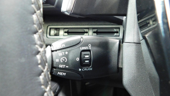 PEUGEOT-3008- 1.2i PureTech 12V S&S - 130 - BV EAT6  II 2016 Allure PHASE 1