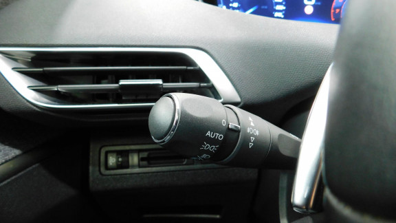 PEUGEOT-3008- 1.2i PureTech 12V S&S - 130 - BV EAT6  II 2016 Allure PHASE 1