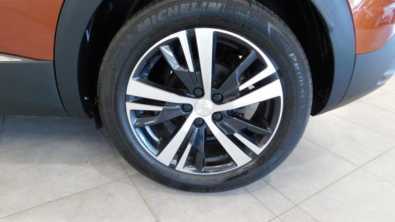 PEUGEOT-3008- 1.2i PureTech 12V S&S - 130 - BV EAT6  II 2016 Allure PHASE 1