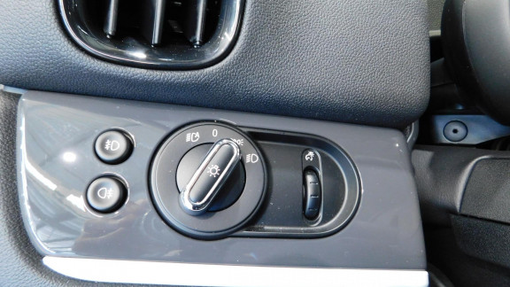 MINI-COUNTRYMAN-Mini 1.5 Hybride - 224 - BVA  F60 BERLINE Cooper SE e-All4 Chili PHASE 1