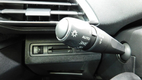 PEUGEOT-3008- 1.5 BlueHDi S&S - 130  II 2016 Active Business PHASE 1