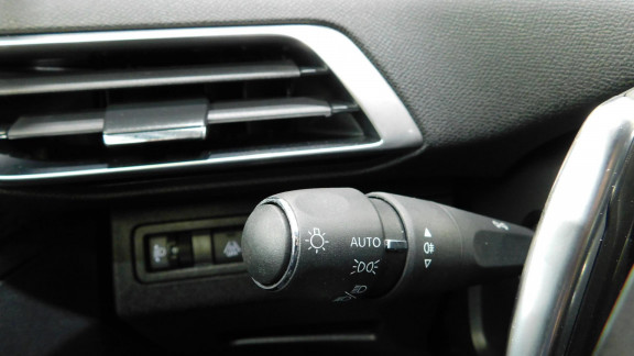PEUGEOT-3008- Hybrid - 225 - BV e-EAT8  II 2016 Allure Pack PHASE 2