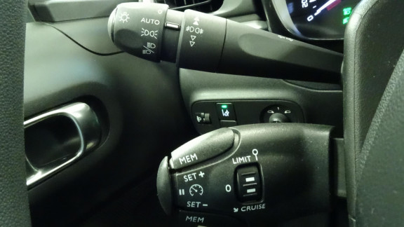 CITROEN-C3-BlueHDi - 100CH Shine BVM5