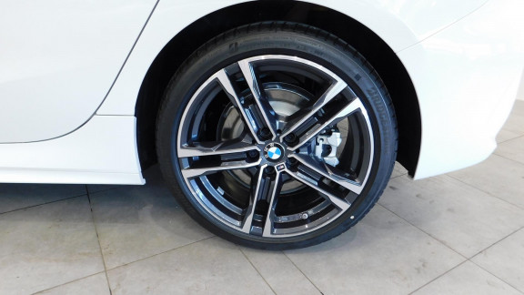BMW-SERIE 1-120d xDrive - BVA  BERLINE F40 M Sport 