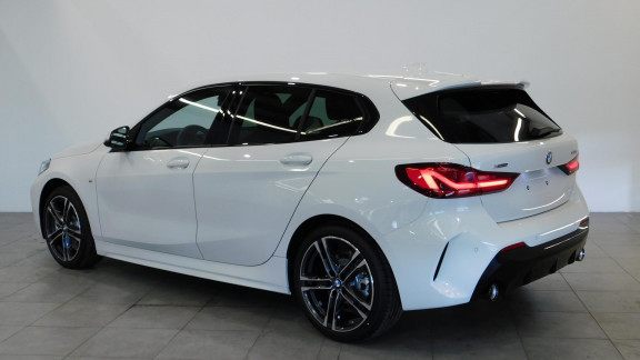 BMW-SERIE 1-120d xDrive - BVA  BERLINE F40 M Sport 