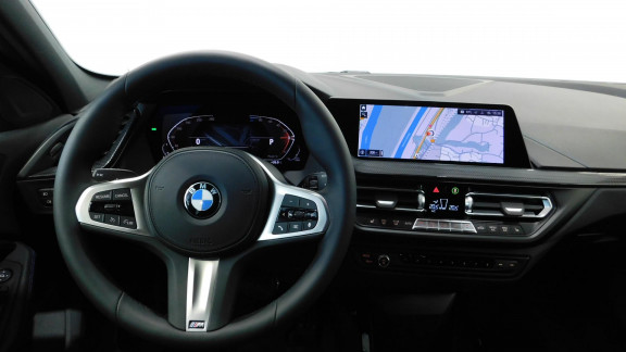BMW-SERIE 1-120d xDrive - BVA  BERLINE F40 M Sport 