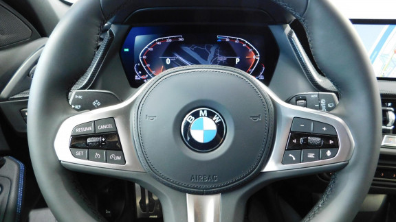 BMW-SERIE 1-120d xDrive - BVA  BERLINE F40 M Sport 