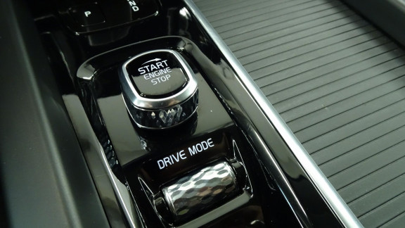 VOLVO-XC60- B4 Micro-Hybride Diesel - 197 - BVA Geartronic Momentum Business