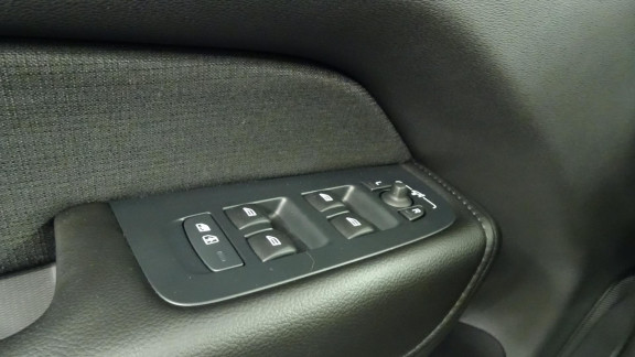 VOLVO-XC60- B4 Micro-Hybride Diesel - 197 - BVA Geartronic Momentum Business