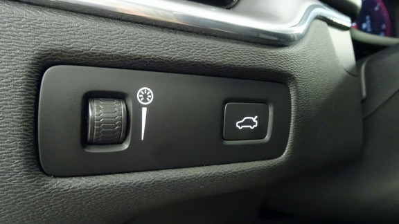 VOLVO-XC60- B4 Micro-Hybride Diesel - 197 - BVA Geartronic Momentum Business
