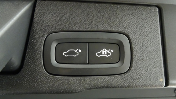 VOLVO-XC60- B4 Micro-Hybride Diesel - 197 - BVA Geartronic Momentum Business