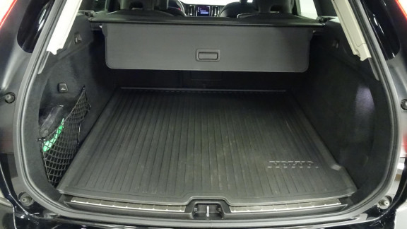 VOLVO-XC60- B4 Micro-Hybride Diesel - 197 - BVA Geartronic Momentum Business