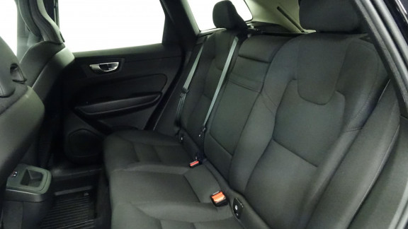VOLVO-XC60- B4 Micro-Hybride Diesel - 197 - BVA Geartronic Momentum Business