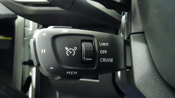 PEUGEOT-3008-Hybrid4 - 300ch - BV e-EAT8 Allure