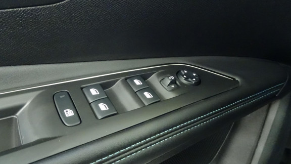 PEUGEOT-3008-Hybrid4 - 300ch - BV e-EAT8 Allure