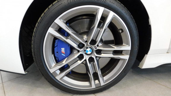 BMW-SERIE 1-135i xDrive - BVA Sport  BERLINE F40 M Performance 