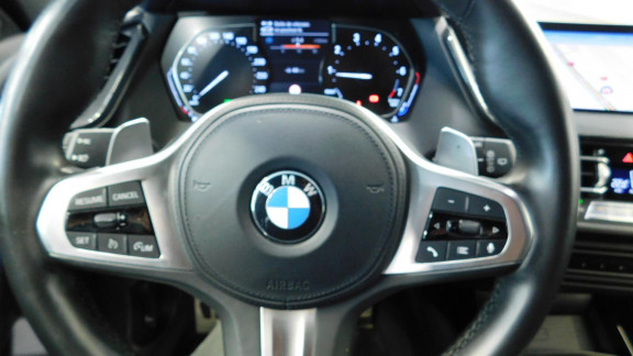 BMW-SERIE 1-135i xDrive - BVA Sport  BERLINE F40 M Performance 