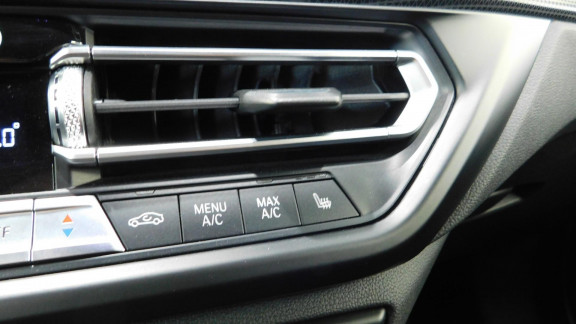 BMW-SERIE 1-135i xDrive - BVA Sport  BERLINE F40 M Performance 