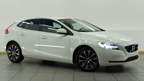 VOLVO-V40- T3 - 152CH Momentum PHASE 2