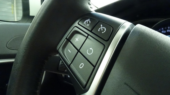 VOLVO-V40- T3 - 152CH Momentum PHASE 2