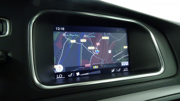 VOLVO-V40- T3 - 152CH Momentum PHASE 2