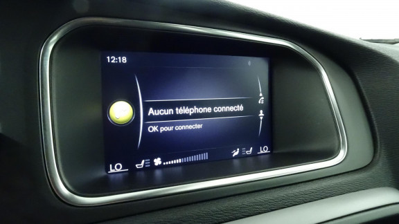 VOLVO-V40- T3 - 152CH Momentum PHASE 2