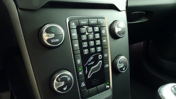 VOLVO-V40- T3 - 152CH Momentum PHASE 2