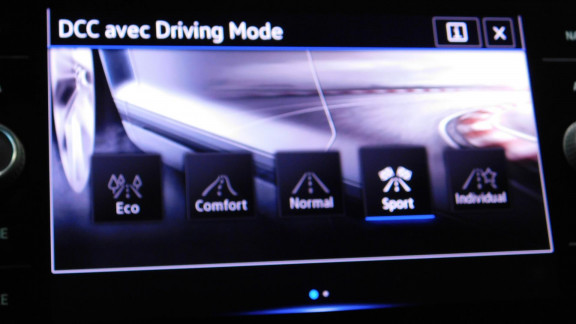 VOLKSWAGEN-T-ROC-1.5 TSI Evo - 150 - Start&Stop - BV DSG 7  CABRIOLET R-Line PHASE 1