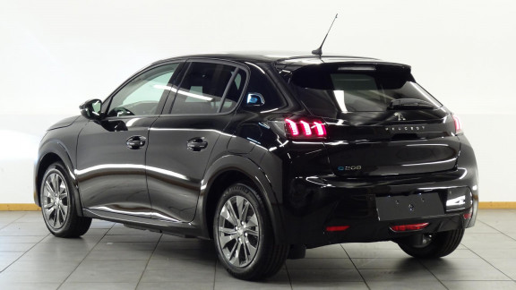 nouvelle-PEUGEOT-208-E136CH Allure 