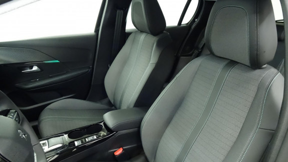 nouvelle-PEUGEOT-208-E136CH Allure 