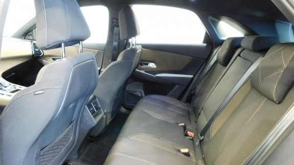 DS-DS 7 CROSSBACK-1.6 PureTech - 180 - BV EAT8  So Chic PHASE 1