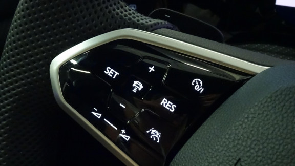 VOLKSWAGEN-GOLF-2.0 TDI SCR - 150ch - BV DSG 7  VIII R-Line 