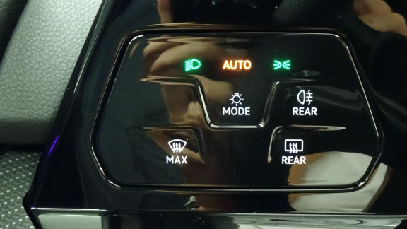 VOLKSWAGEN-GOLF-2.0 TDI SCR - 150ch - BV DSG 7  VIII R-Line 