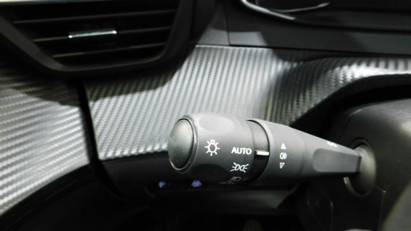 PEUGEOT-208- 1.2i PureTech 12V S&S - 75  II 2019 BERLINE Active 