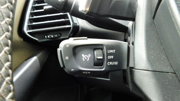 DS-DS 7 CROSSBACK-1.6 PureTech - 180 - BV EAT8  So Chic PHASE 1