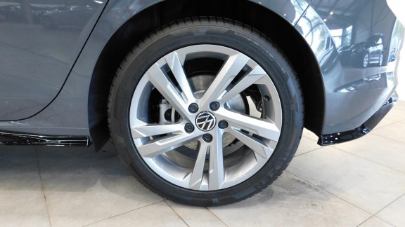 VOLKSWAGEN-GOLF-2.0 TDI SCR - 150 - BV DSG 7  VIII BERLINE R-Line 