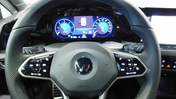 VOLKSWAGEN-GOLF-2.0 TDI SCR - 150 - BV DSG 7  VIII BERLINE R-Line 