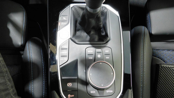 BMW-SERIE 1-118d  BERLINE F40 M Sport 