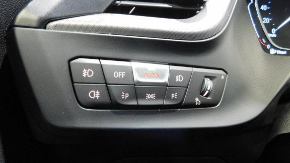 BMW-SERIE 1-118d  BERLINE F40 M Sport 