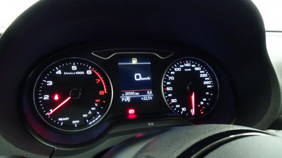 AUDI-A3 SPORTBACK-35 TFSI CoD -150 - BV S-Tronic 7 Sport