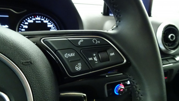 AUDI-A3 SPORTBACK-35 TFSI CoD -150 - BV S-Tronic 7 Sport